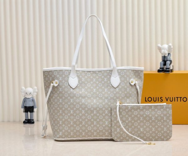 Luxury LV Handbag M57230