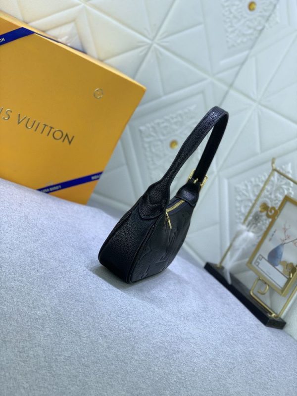 Luxury LV Handbag M82391.1