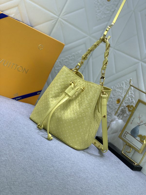 Luxury LV Handbag M22598