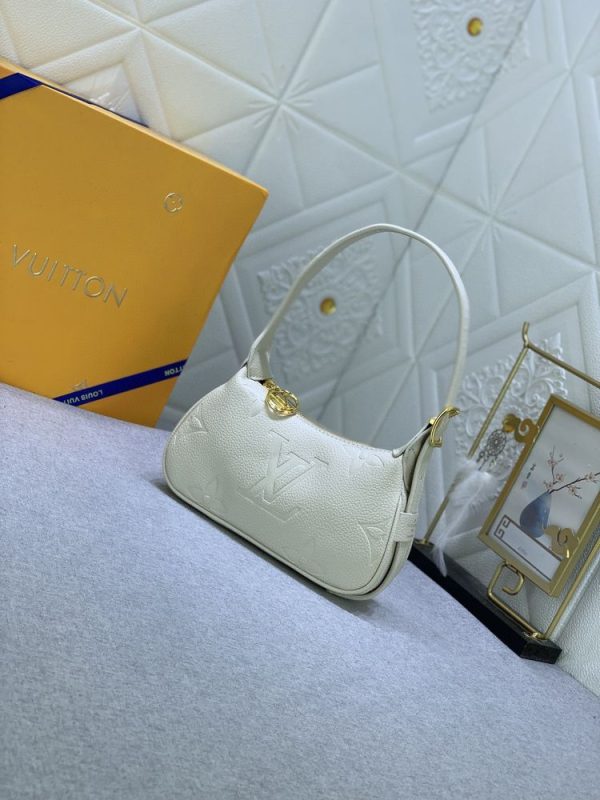 Luxury LV Handbag M82391