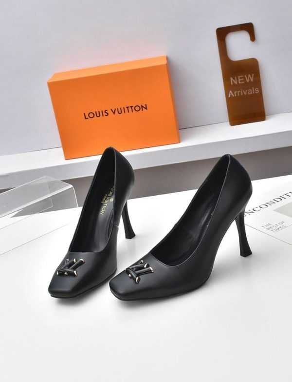 New Fashion Women LV Shoes 216