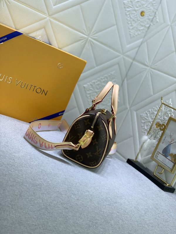 Luxury LV Handbag M46222