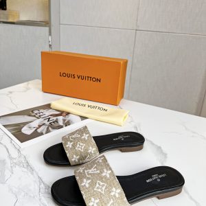 New Fashion Women LV Shoes 171