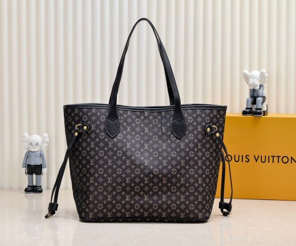 Luxury LV Handbag M57230