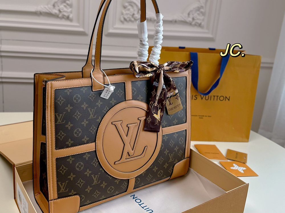 New Arrival LV Handbag L690