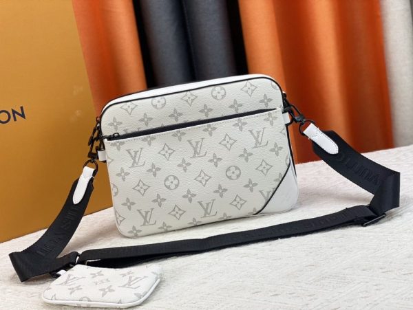 Luxury LV Handbag M69443