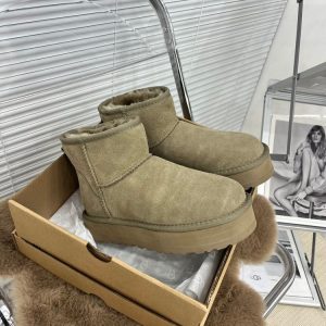 UGG