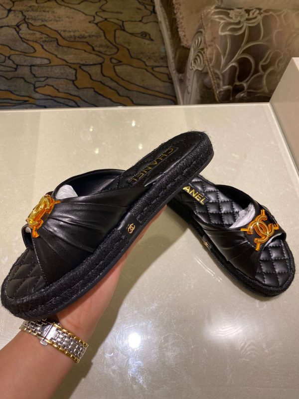 New Fashion Women Slippers 010