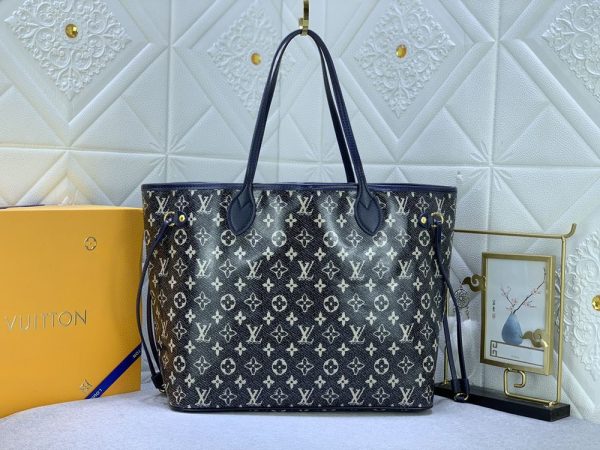 Luxury LV Handbag M22921