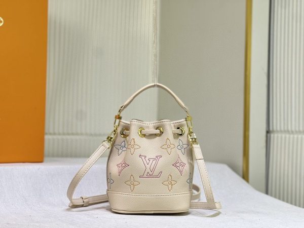 Luxury LV Handbag M23088