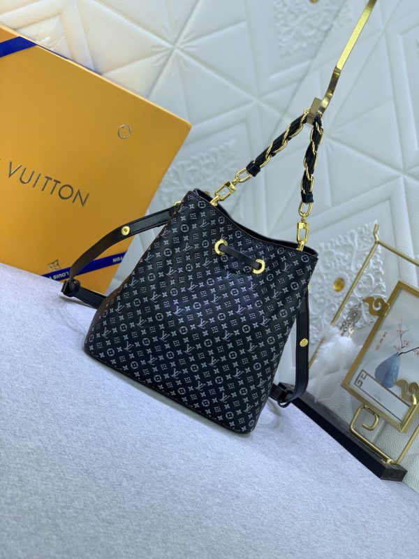 Luxury LV Handbag M22598