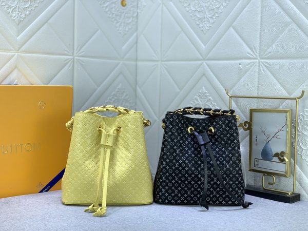 Luxury LV Handbag M22598