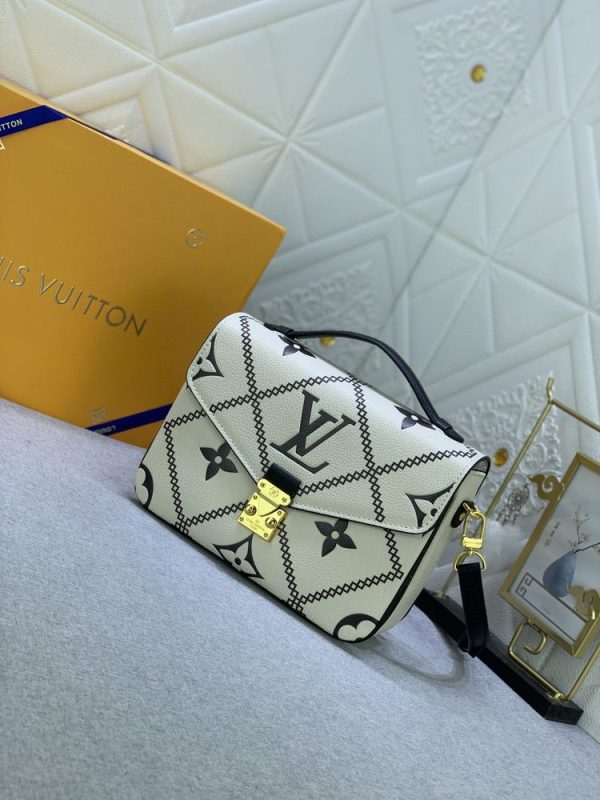 Luxury LV Handbag M46028