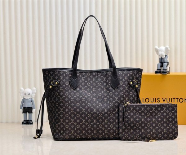 Luxury LV Handbag M57230