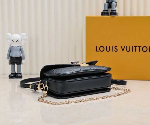 Luxury LV Handbag M22834