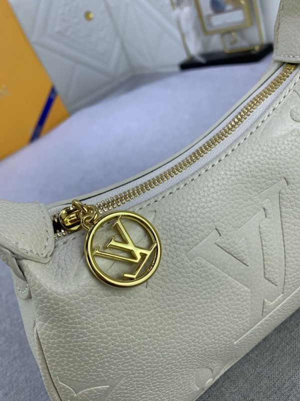 Luxury LV Handbag M82391