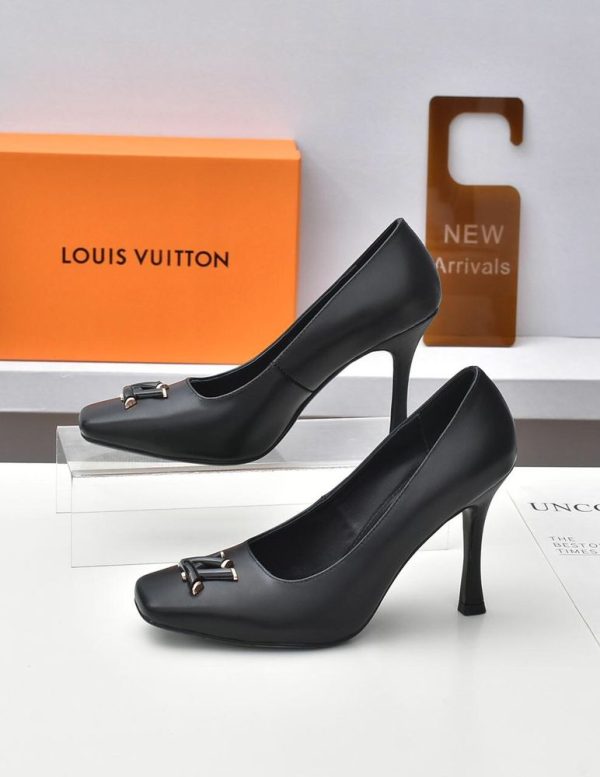 New Fashion Women LV Shoes 216