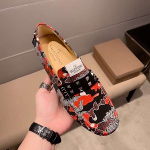 New Fashion Valentino Men Shoes 005