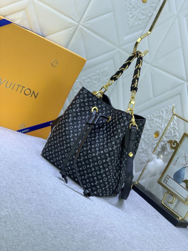 Luxury LV Handbag M22598