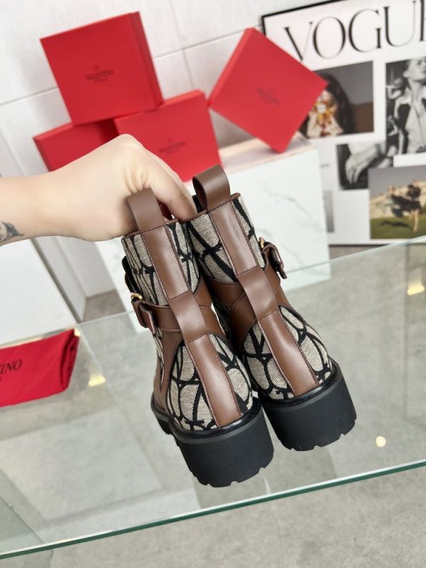 New Fashion Valentino Women Shoes 005