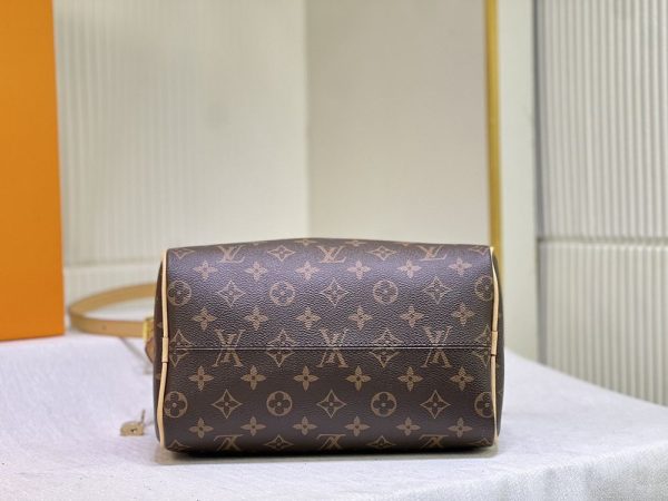 Luxury LV Handbag M24424.1