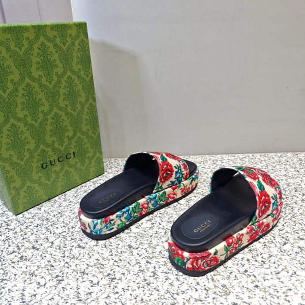 New Fashion Women Slippers 104