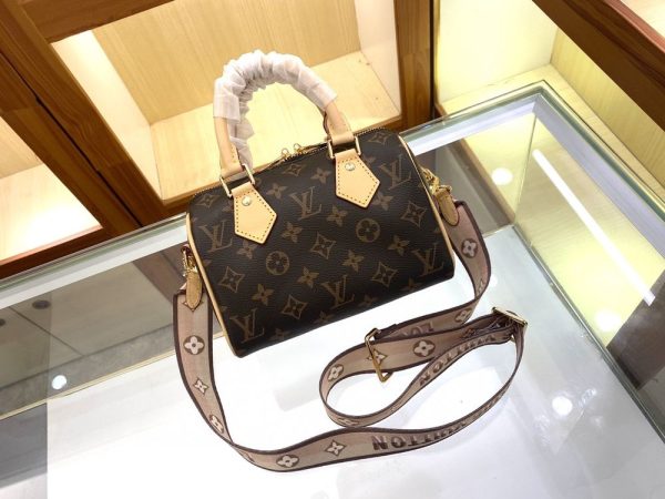 Luxury LV Handbag M46222