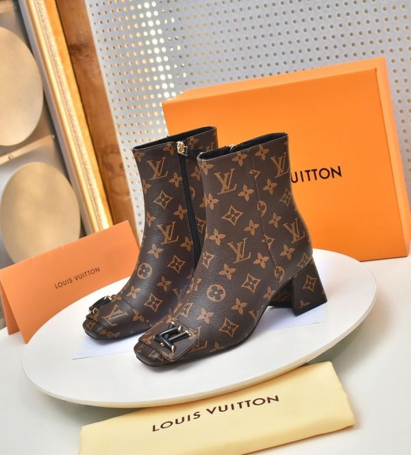 New Fashion Women LV Shoes 359