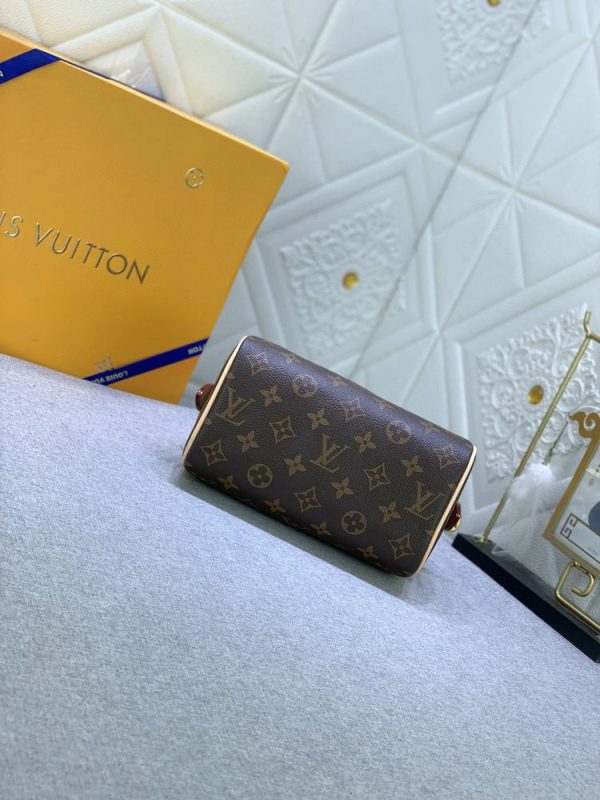 Luxury LV Handbag M46222