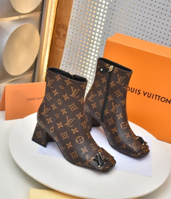 New Fashion Women LV Shoes 300