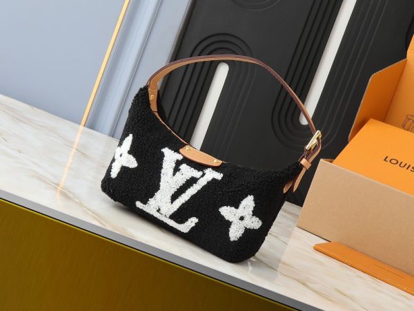 Luxury LV Handbag M11920