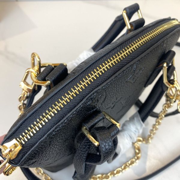 Luxury LV Handbag M12019