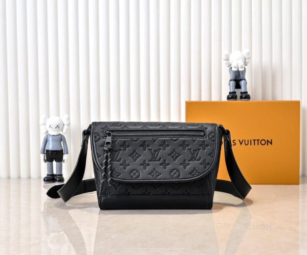 Luxury LV Handbag M12681