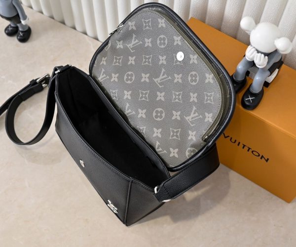 Luxury LV Handbag M12681