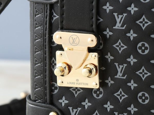 Luxury LV Handbag M46358