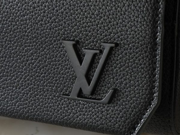 Luxury LV Handbag M21363-M57080