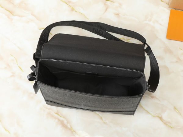 Luxury LV Handbag M21363-M57080