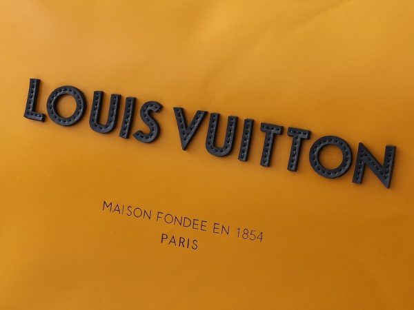 Luxury LV Handbag M24457.2