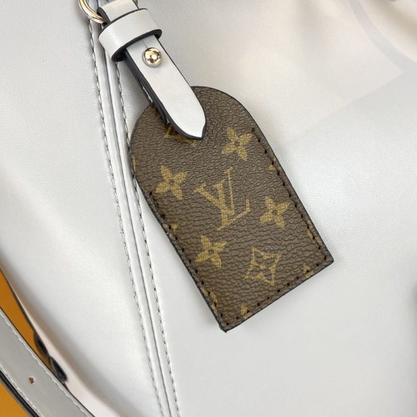 Luxury LV Handbag M25143