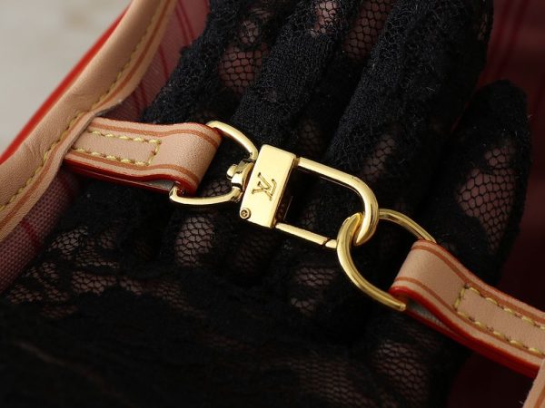 Luxury LV Handbag M50156