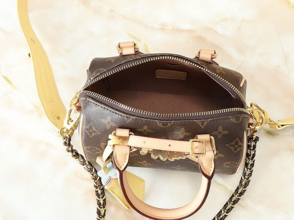 Luxury LV Handbag M24606