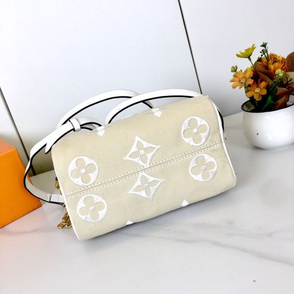 Luxury LV Handbag M23081-M81910
