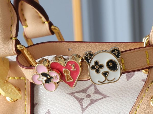 Luxury LV Handbag M24606