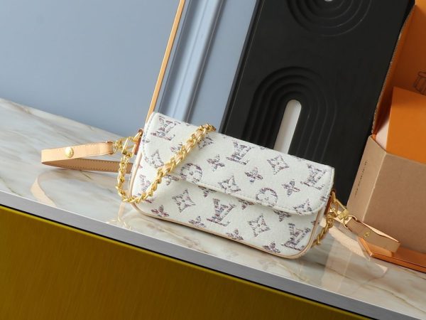 Luxury LV Handbag M11299