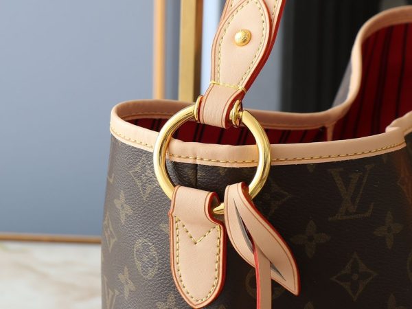 Luxury LV Handbag M50156