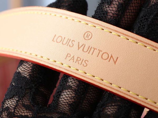 Luxury LV Handbag M50156