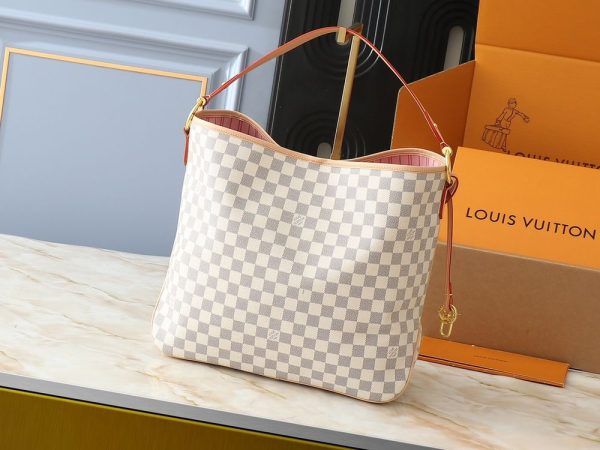 Luxury LV Handbag M50156