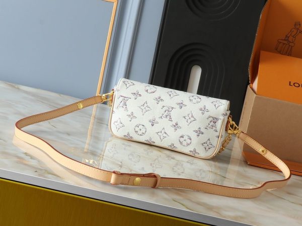 Luxury LV Handbag M11299