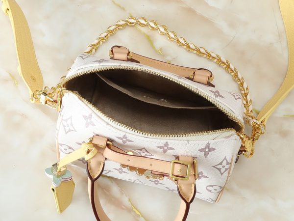 Luxury LV Handbag M24606