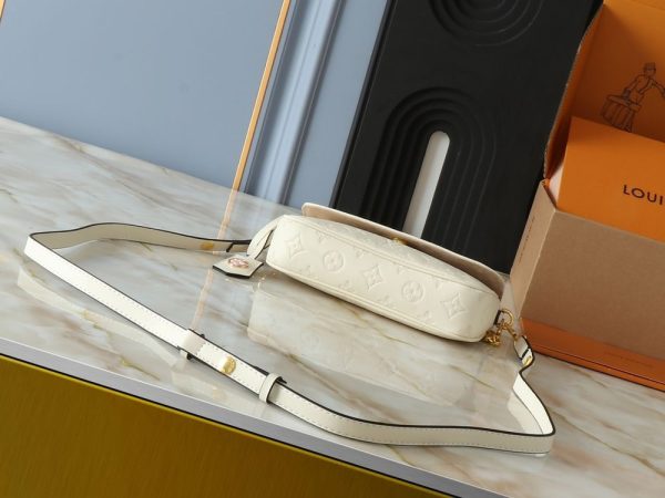 Luxury LV Handbag M11299